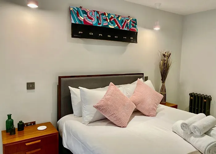 Hackney 1 Bed Garden Flat