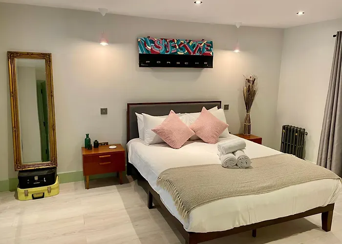 Hackney 1 Bed Garden Flat